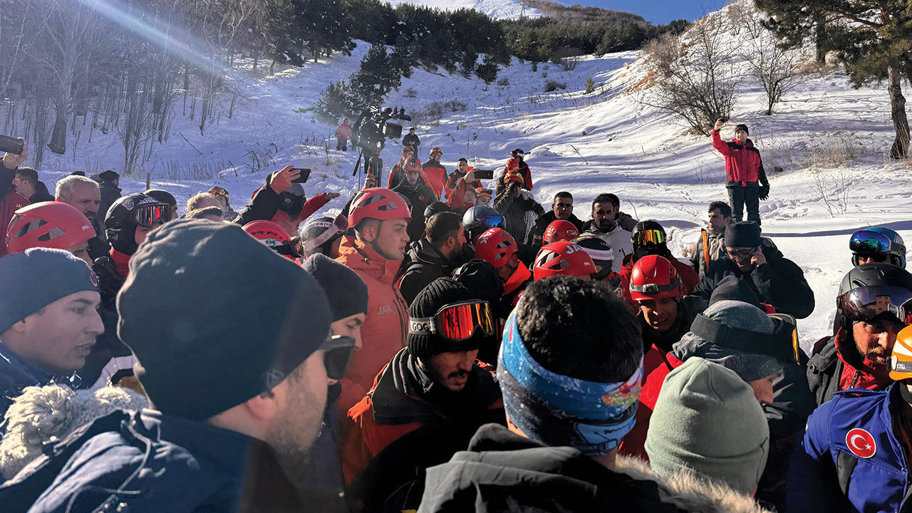 Erzurum Palandöken'de çığ düştü! 16 yaşındaki milli sporcu hayatını kaybetti - 3. Resim