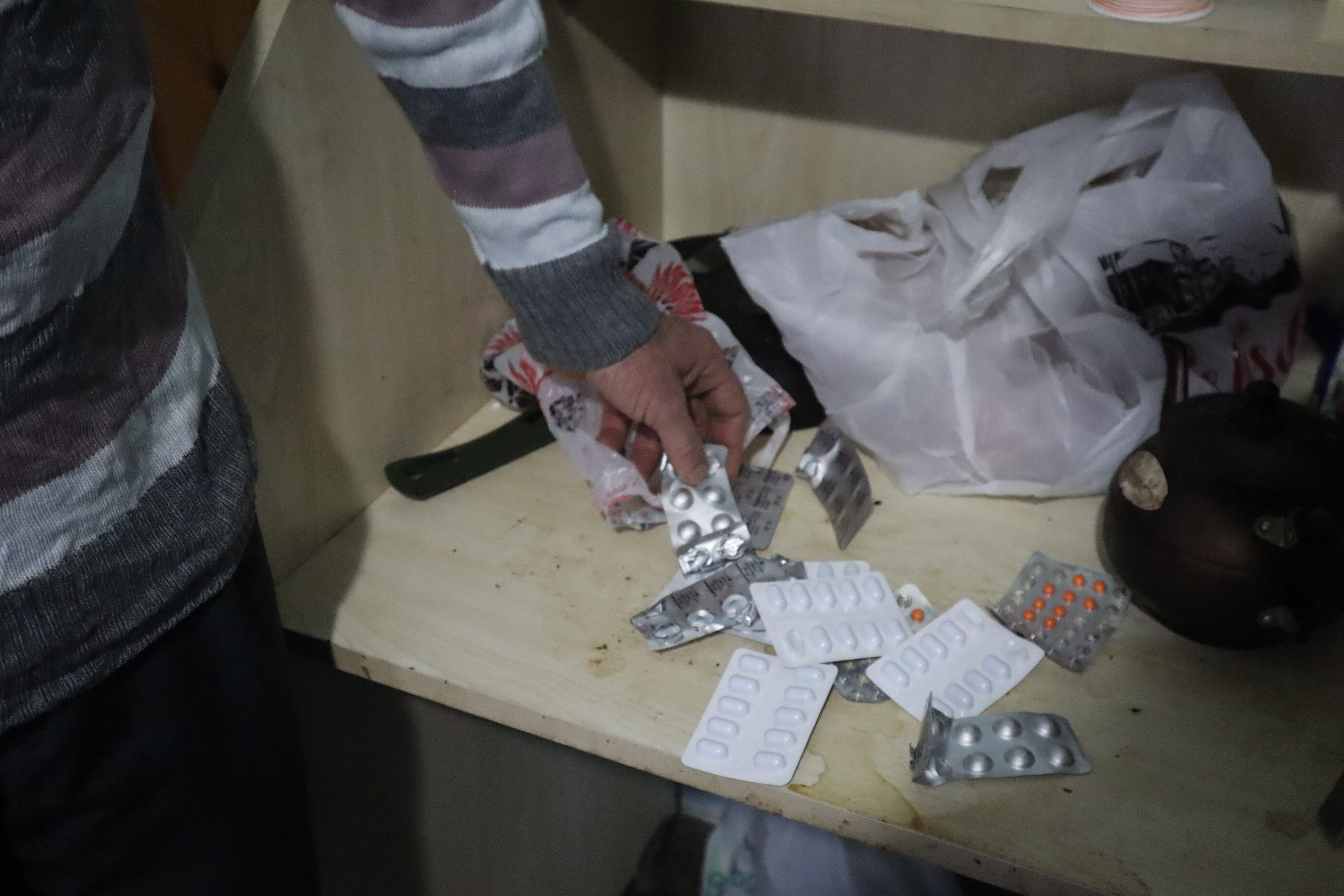 Evden kaçan kadın engelli çocuğuyla kocasını terk etti! Eskişehir'deki çaresiz babanın hali yürekleri dağladı Evden kaçan kadın engelli çocuğuyla kocasını terk etti! Eskişehir'deki çaresiz babanın hali yürekleri dağladı - 2. Resim