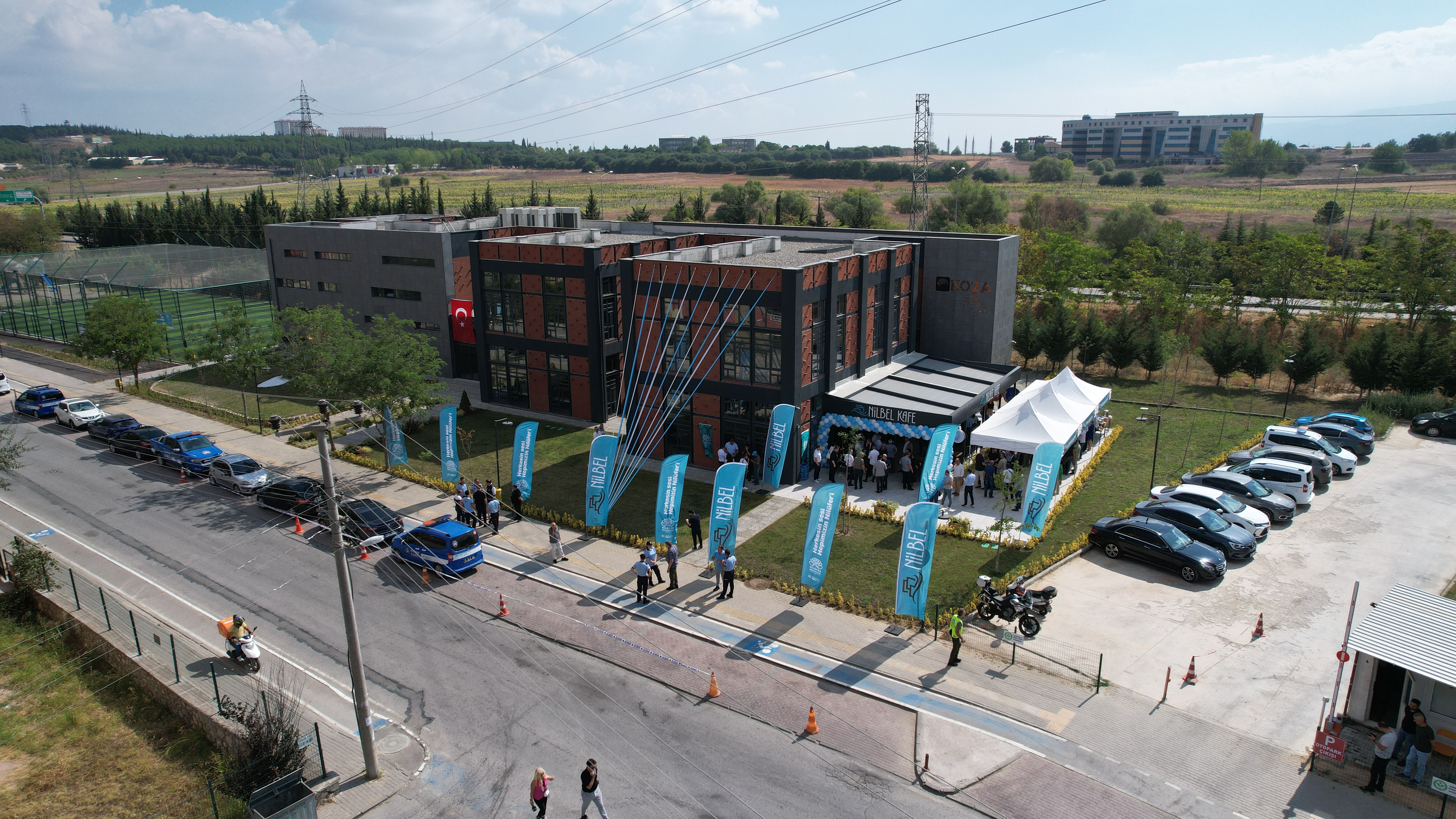 Kent lokantasında "askıda yemek" dönemi! Maddi durumu olmayanlar 4 çeşit yemeği bedavaya yiyor - 2. Resim