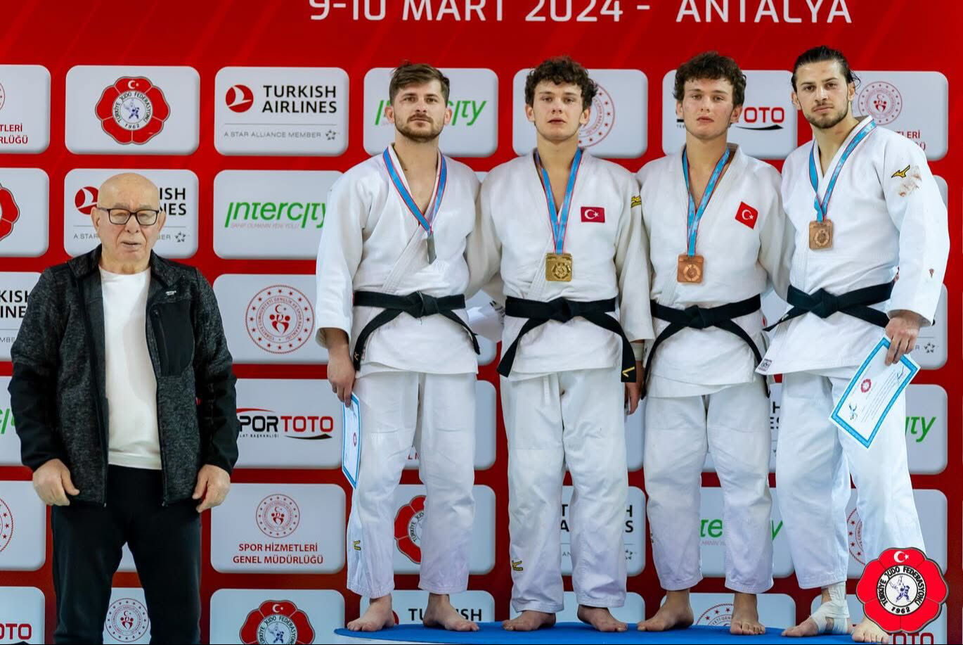 Palandöken Dağı'ndaki çığda yaralan 4 sporcu taburcu edildi Palandöken Dağı'ndaki çığda yaralan 4 sporcu taburcu edildi - 1. Resim