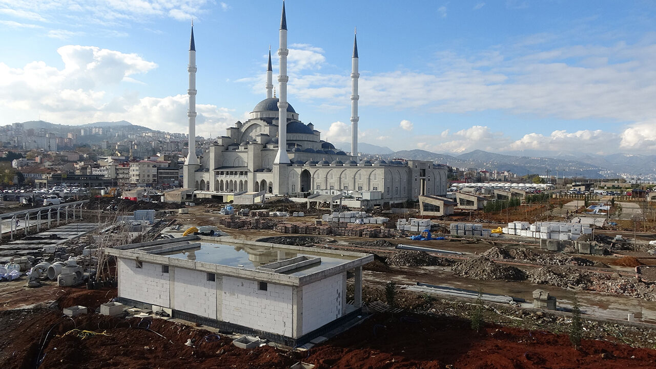 Trabzonlulara ramazan müjdesi! Doğu Karadeniz'in en büyük camisi 'Trabzon Şehir Camii ve Külliyesi' hizmete giriyor - 1. Resim