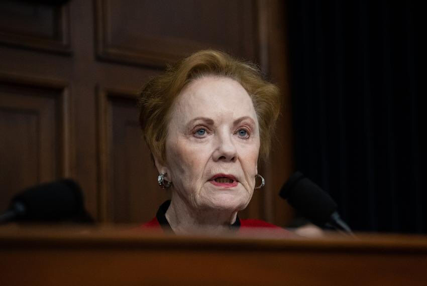 ABD'de kayıp milletvekili skandalı! 81 yaşındaki Kongre üyesi Granger Demans Bakım Evi'nde ortaya çıktı ABD'de kayıp milletvekili skandalı! 81 yaşındaki Kongre üyesi Granger Demans Bakım Evi'nde ortaya çıktı - 1. Resim