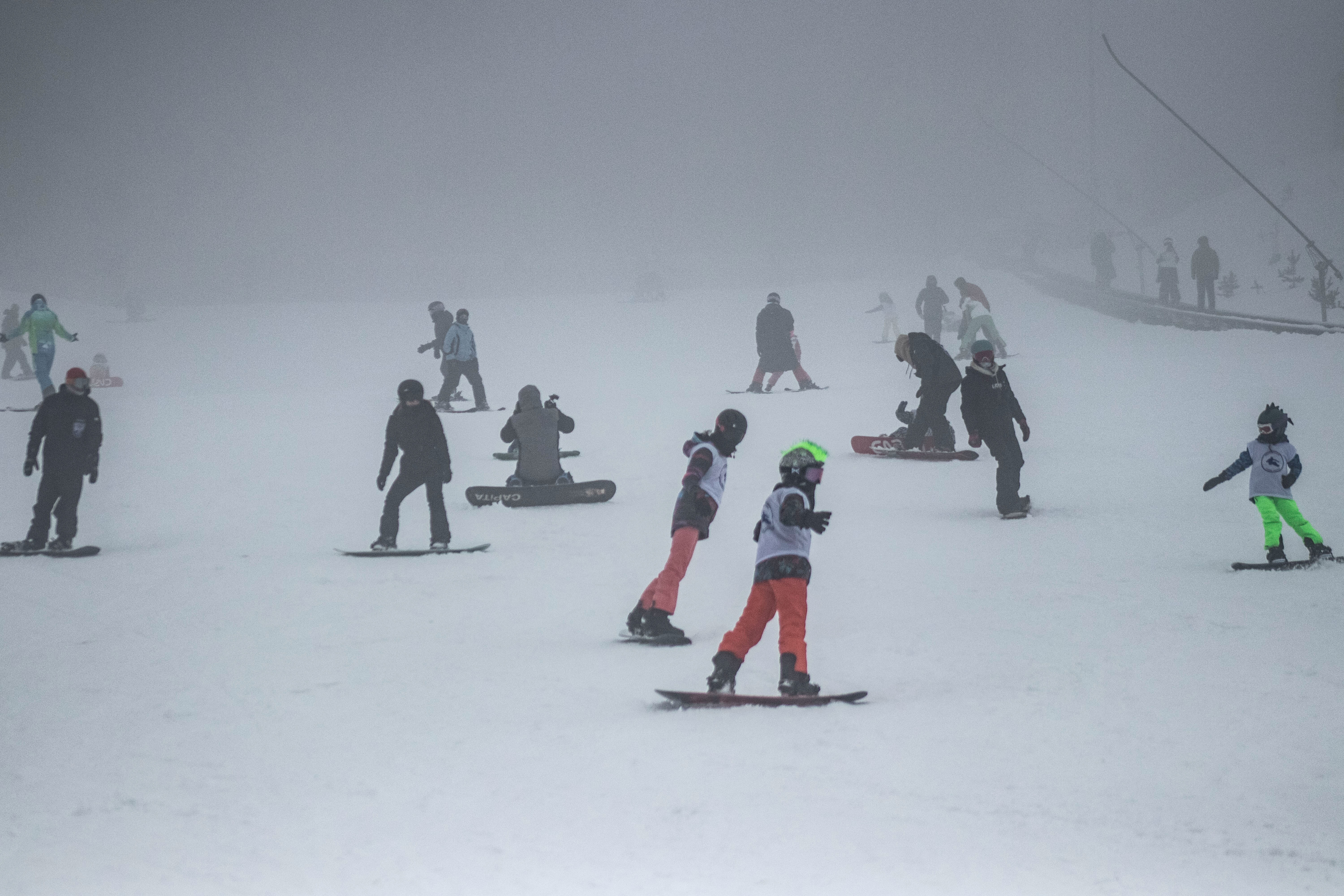 Beklenmeyen oldu! Sabah bir anda bastırdı, kar kalınlığı 15 santime çıktı - 2. Resim