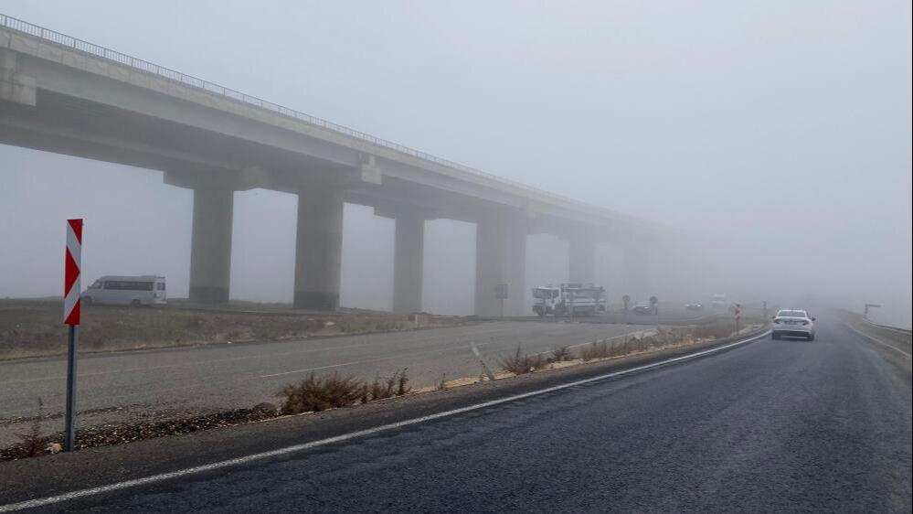 Diyarbakır'da 5 gündür göz gözü görmüyor! Uçak seferleri iptal edildi - 1. Resim