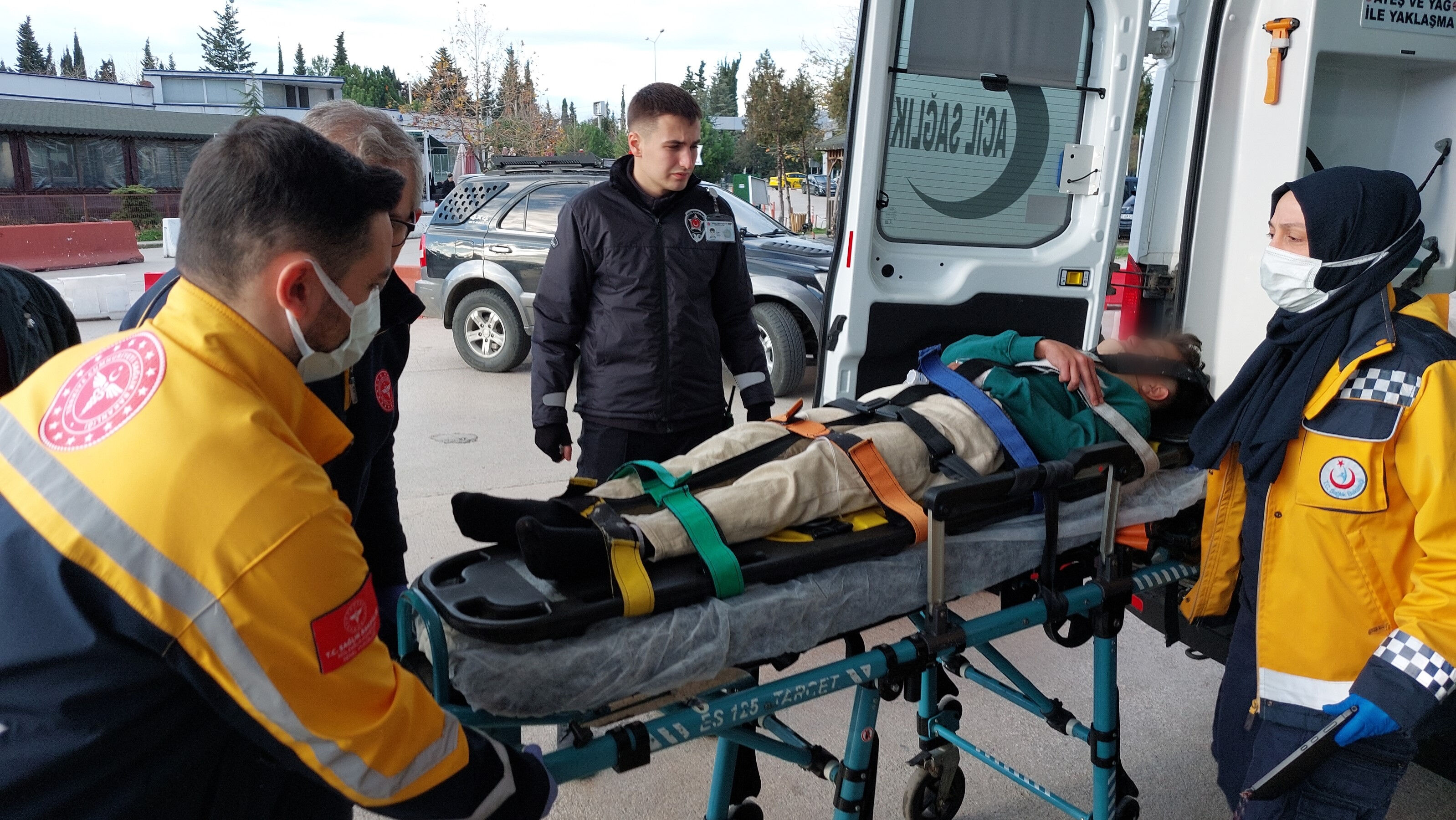 Evden kaçmak için balkondan atladı! Ailesinden izin alamayan çocuk ölümden döndü - 1. Resim