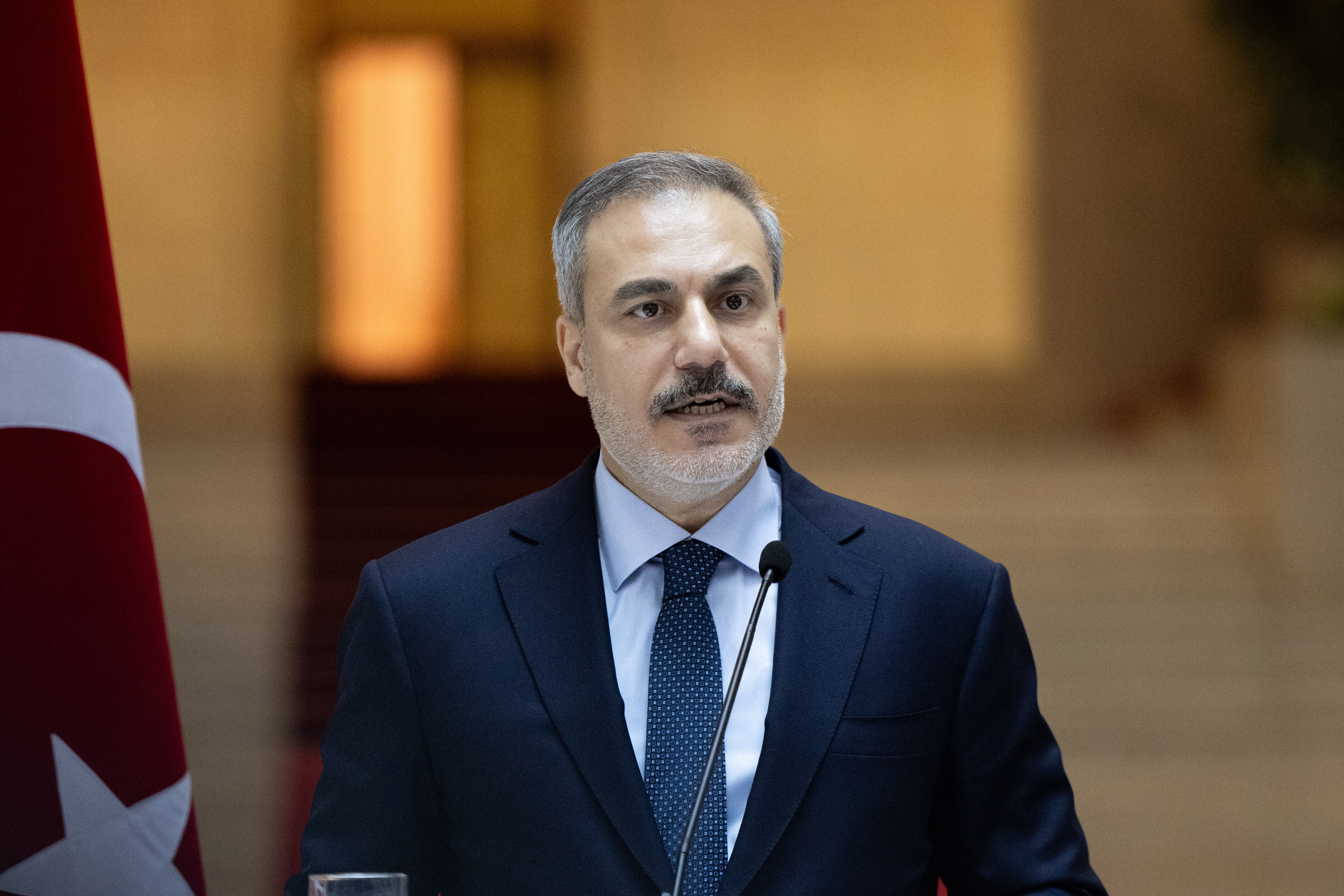 Hakan Fidan ve Eş Şara'dan Şam'dan ortak mesaj: 