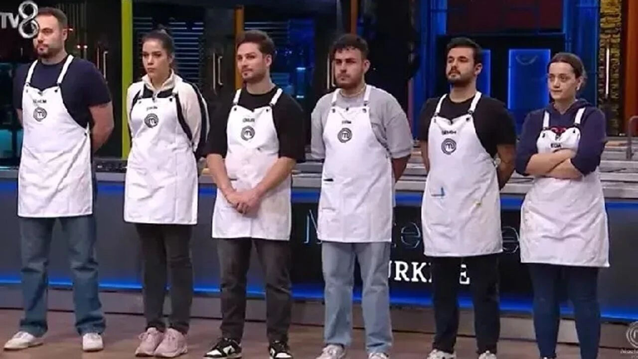 Masterchef Onur-Şirin mücadelesinde elenen kim oldu? Ceketi kazanarak son 6'ya kalan isim belli oldu! Masterchef Onur-Şirin mücadelesinde elenen kim oldu? Ceketi kazanarak son 6'ya kalan isim belli oldu! - 2. Resim