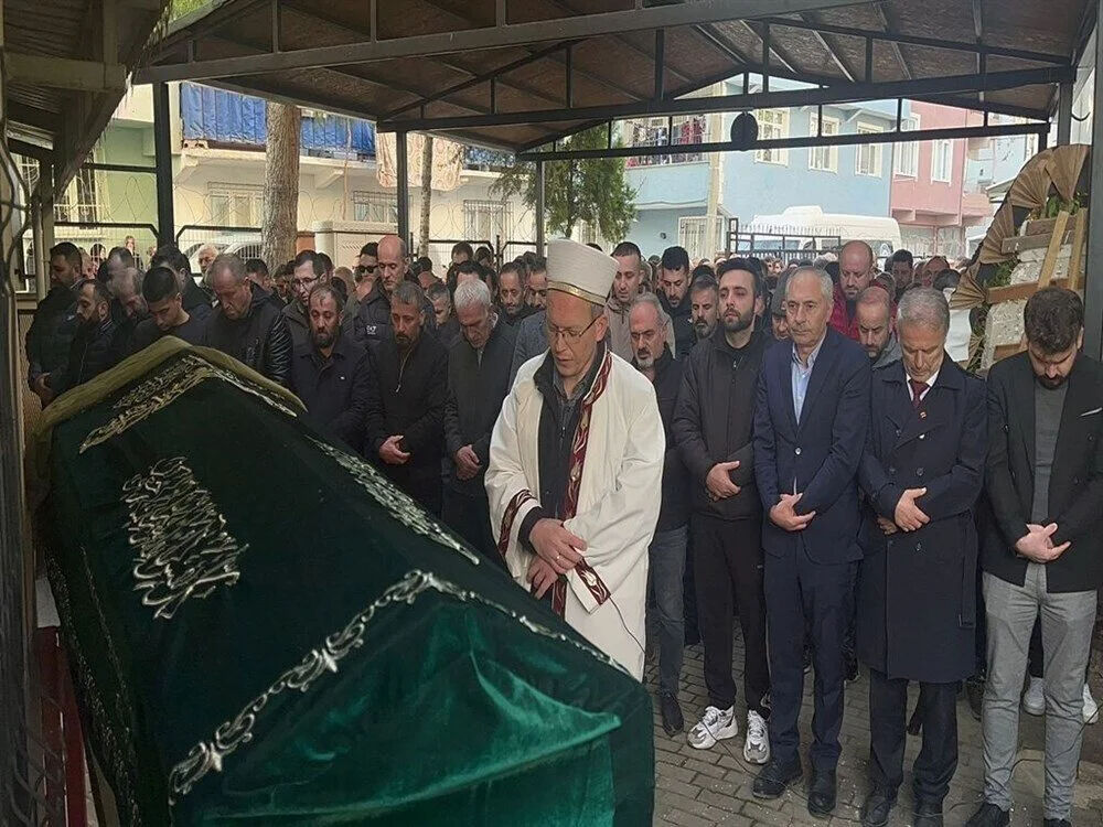 Ünlü fenomen Neşe Özkan estetik ameliyatında öldü! Eşinden ilk açıklama geldi! Hastane ismini söyleyip... Sosyal medya fenomeni estetik ameliyatında öldü! Eşinden ilk açıklama geldi! Hastane ismini söyleyip... - 3. Resim
