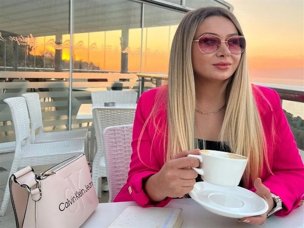 Ünlü fenomen Neşe Özkan estetik ameliyatında öldü! Eşinden ilk açıklama geldi! Hastane ismini söyleyip... Sosyal medya fenomeni estetik ameliyatında öldü! Eşinden ilk açıklama geldi! Hastane ismini söyleyip... - 2. Resim