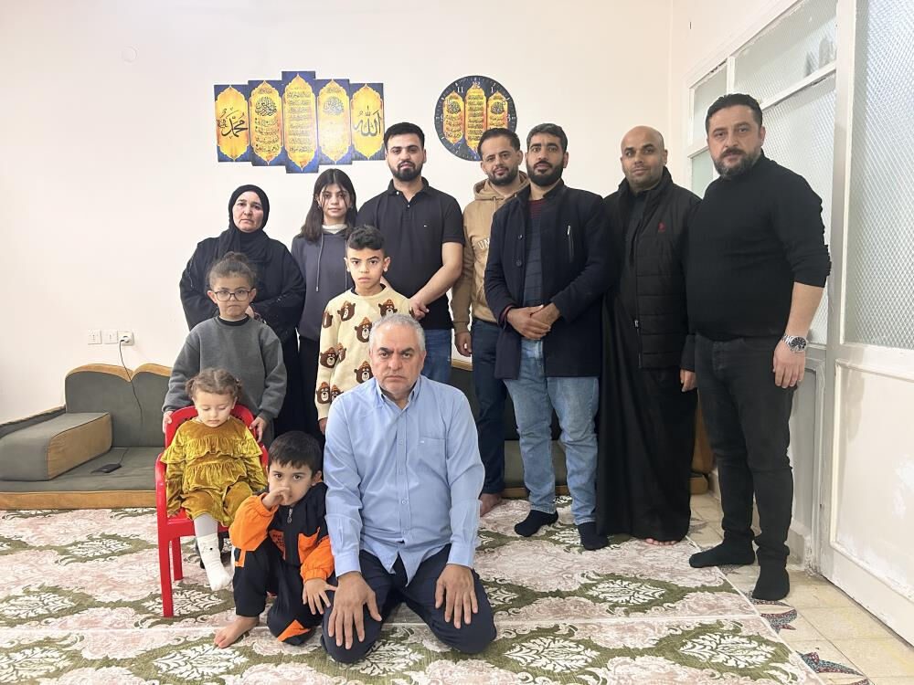 10 yıl sonra gelen umut... Baba, Sednaya Hapishanesi'ndeki mahkumu arıyor - 4. Resim