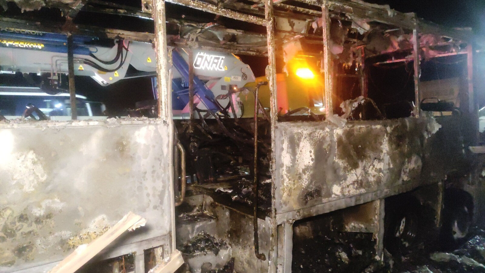 Bursa'da faciadan dönüldü! Turist kafilesini taşıyan otobüs alev topuna döndü Bursa'da faciadan böyle dönüldü! Turist kafilesini taşıyan otobüs alev topuna döndü - 2. Resim