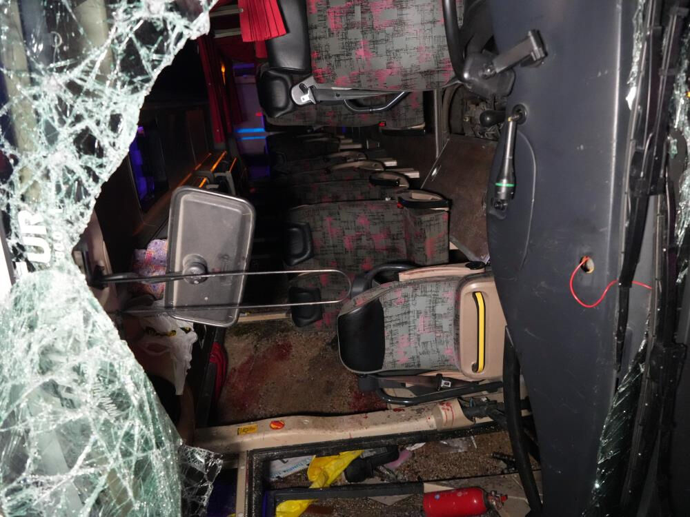 Kastamonu'da cenazeye gidenleri taşıyan midibüs devrildi, ölü ve yaralılar var - 2. Resim