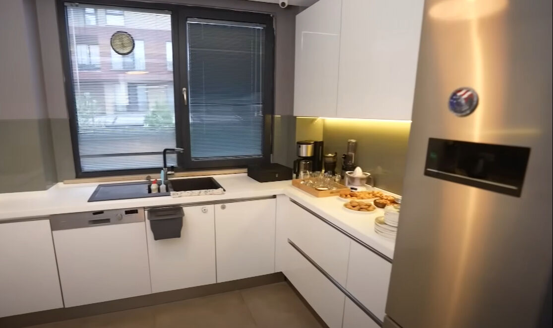 3+1 evinin kapılarını ilk kez açtı! Doğa ile iç içe yaşayan Nadide Sultan'ın lüks villasında yok yok... 3+1 evinin kapılarını ilk kez açtı! Doğa ile iç içe yaşayan Nadide Sultan'ın lüks villasında yok yok... - 8. Resim