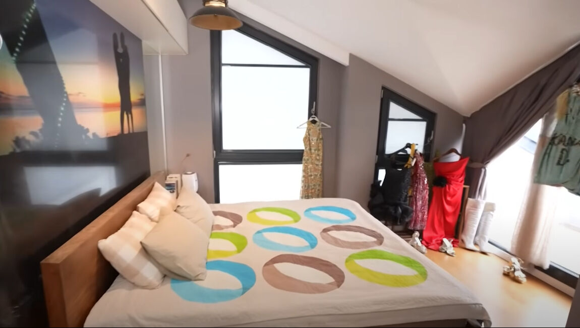 3+1 evinin kapılarını ilk kez açtı! Doğa ile iç içe yaşayan Nadide Sultan'ın lüks villasında yok yok... 3+1 evinin kapılarını ilk kez açtı! Doğa ile iç içe yaşayan Nadide Sultan'ın lüks villasında yok yok... - 5. Resim