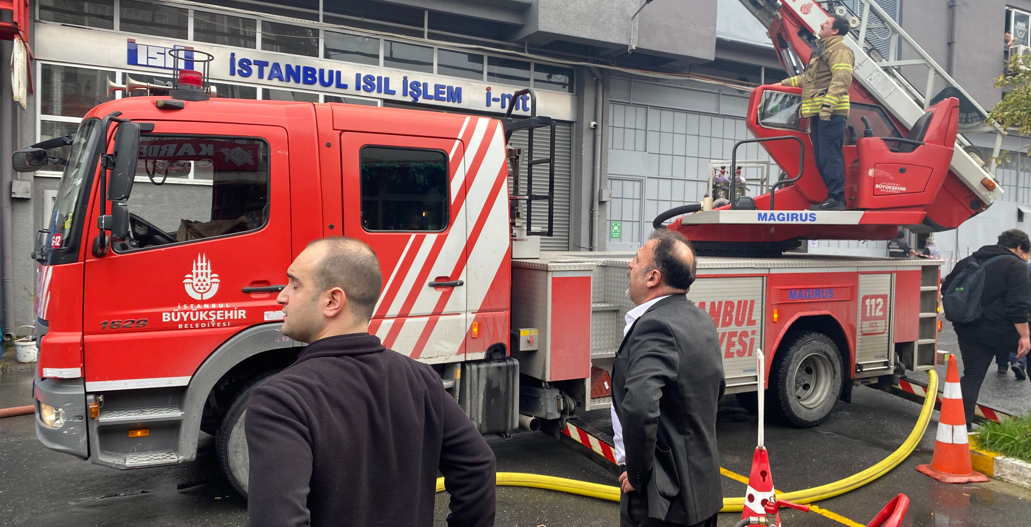 Bahçelievler'de korkutan yangın! Ekipler anında müdahale etti - 1. Resim