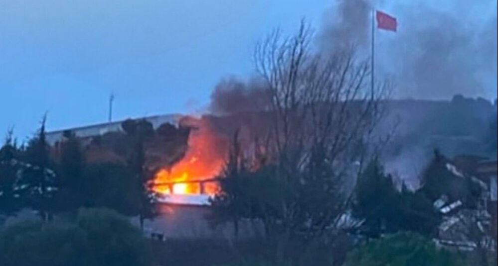 Balıkesir Karesi'deki fabrika faciasını köylüler anlattı! Önce camlar sallandı sonra alev topu geldi Balıkesir Karesi'deki fabrika faciasını köylüler anlattı! Önce camlar sallandı sonra alev topu geldi - 1. Resim