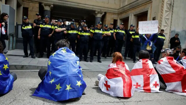 Gürcistan'da darbe mi oluyor? Cumhurbaşkanı Zurabişvili uyardı! - 1. Resim