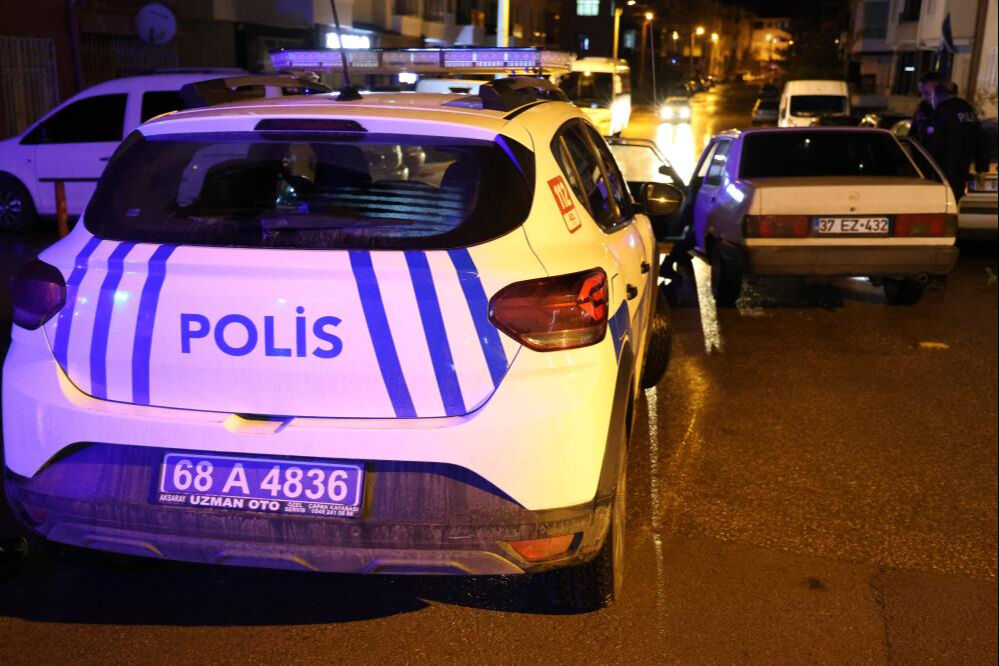Her yerde aranıyordu, yakalandı! Son pişmanlığı polisleri şaşkına çevirdi Her yerde aranıyordu, yakalandı! Son pişmanlığı polisleri şaşkına çevirdi - 2. Resim