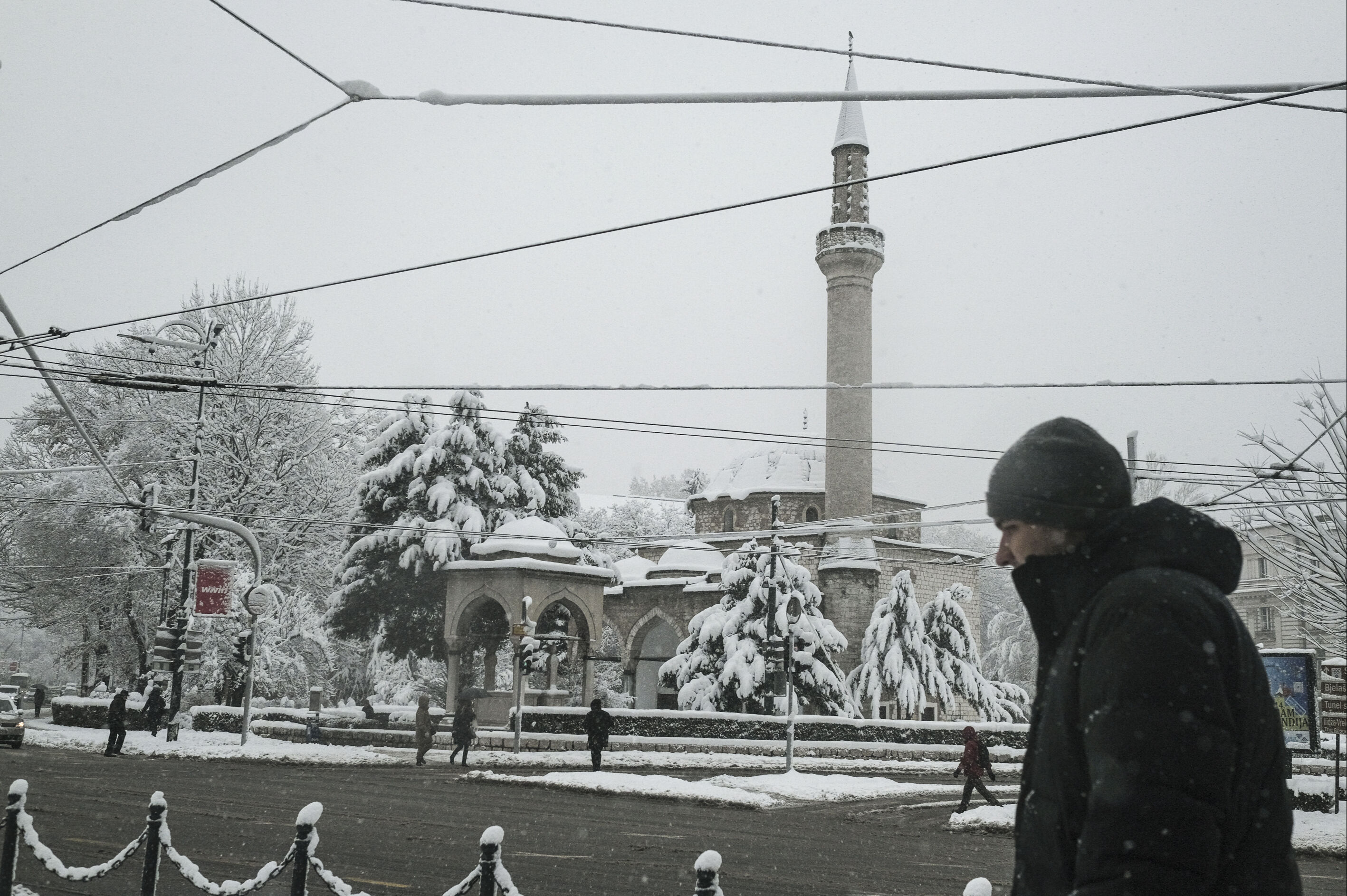 Kar kalınlığı 174 santime ulaştı! Bir anda bastırdı, hayatı felç etti Kar kalınlığı 174 santime ulaştı! Bir anda bastırdı, hayatı felç etti - 3. Resim