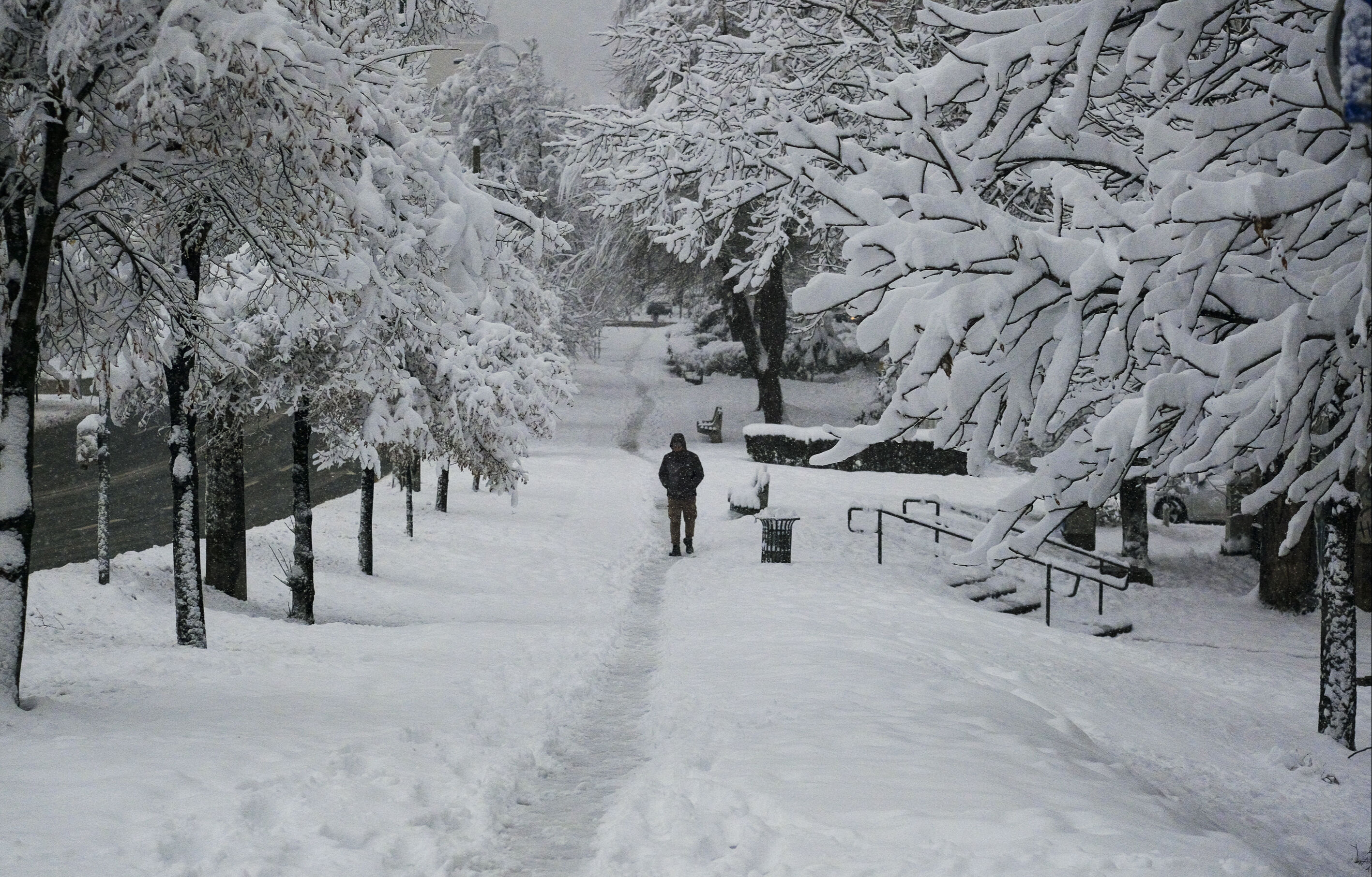 Kar kalınlığı 174 santime ulaştı! Bir anda bastırdı, hayatı felç etti Kar kalınlığı 174 santime ulaştı! Bir anda bastırdı, hayatı felç etti - 1. Resim