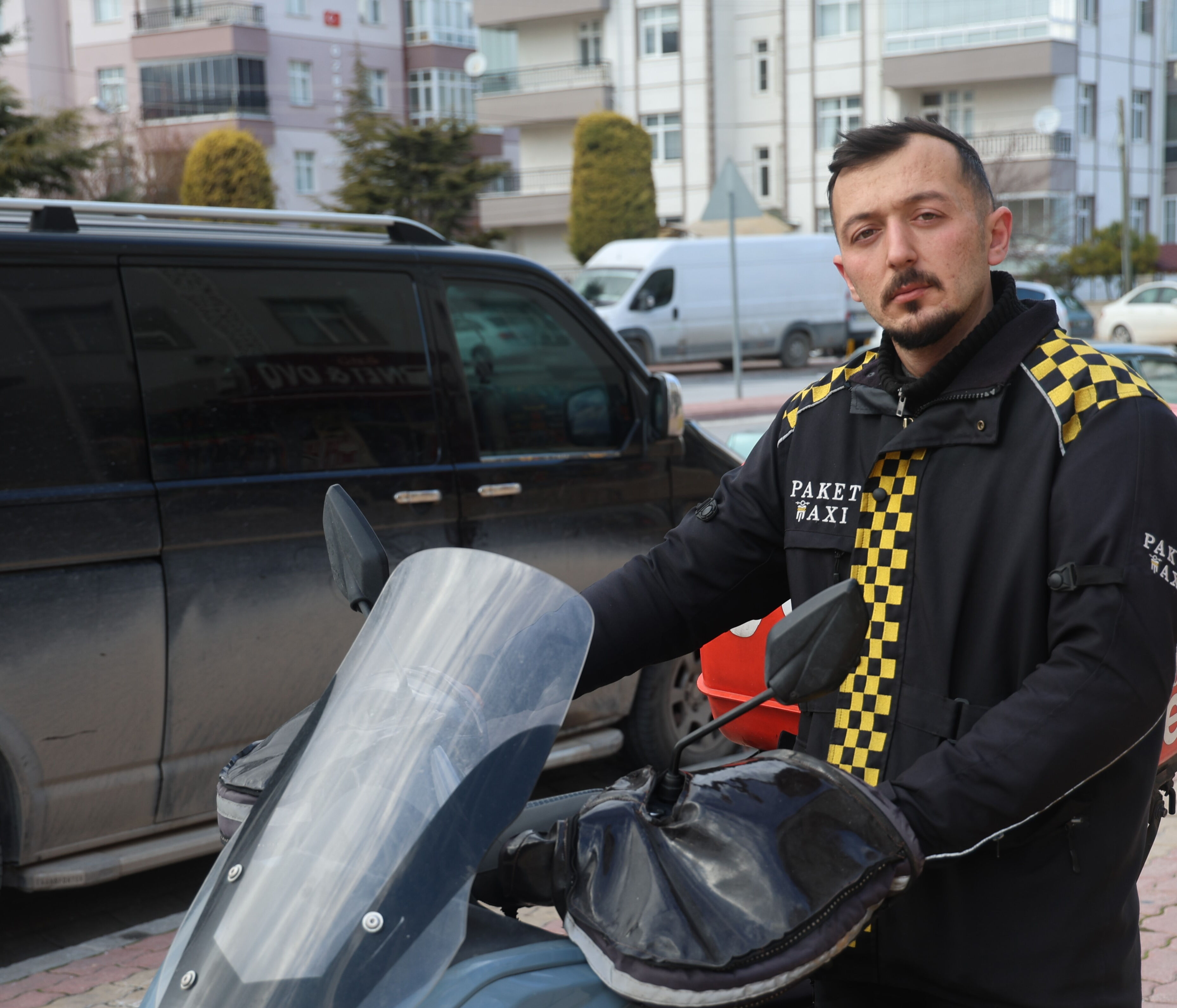 Konya'da yolda boğulan çocuğu kurtaran motokurye: Heimlich manevrasını internetten öğrendim, herkes öğrenmeli! - 2. Resim