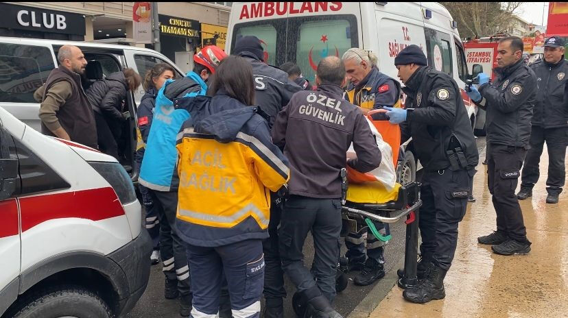 Marmaray'da intihar! Cansız beden vagonların altından çıkarıldı - 1. Resim