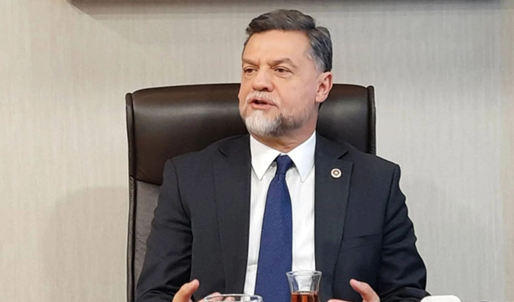 Nedim Yamalı kimdir? Gelecek Partisi'nden istifa etmesi üzerine gündeme geldi  - 1. Resim