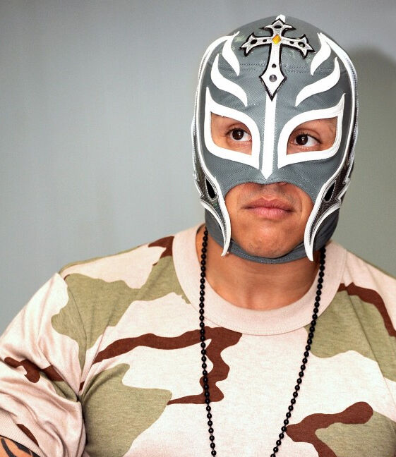 Rey Mysterio kimdir, neden öldü? Ünlü güreşçiden üzücü haber geldi  - 2. Resim