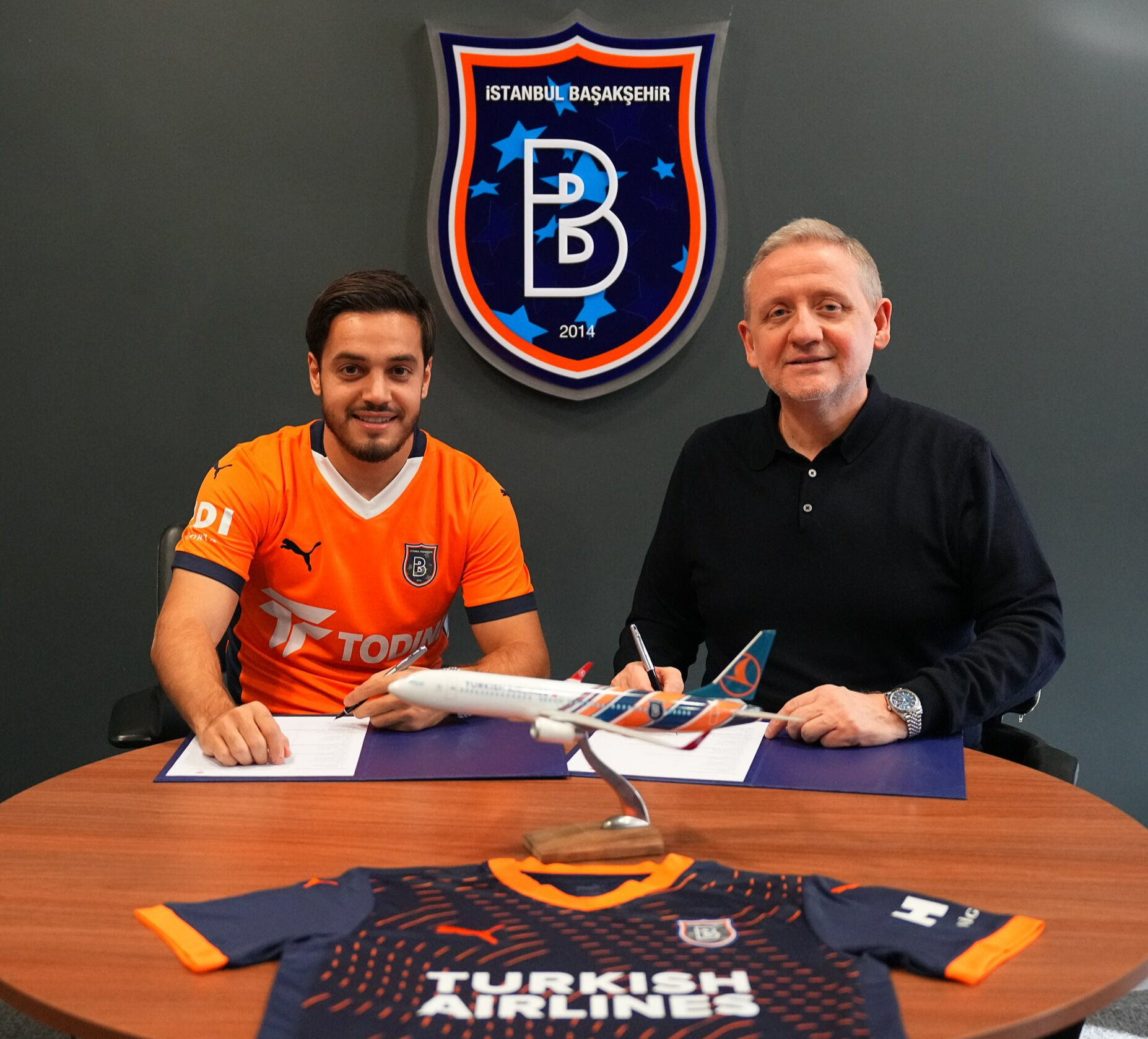 Adana Demirspor'dan ayrılan Yusuf Sarı Başakşehir'de Adana Demirspor'dan ayrılan Yusuf Sarı Başakşehir'de - 1. Resim