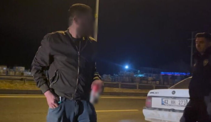 Alkollü araç kullanırken yakalandı, yaptıkları da söyledikleri de polisi çileden çıkarttı - 1. Resim