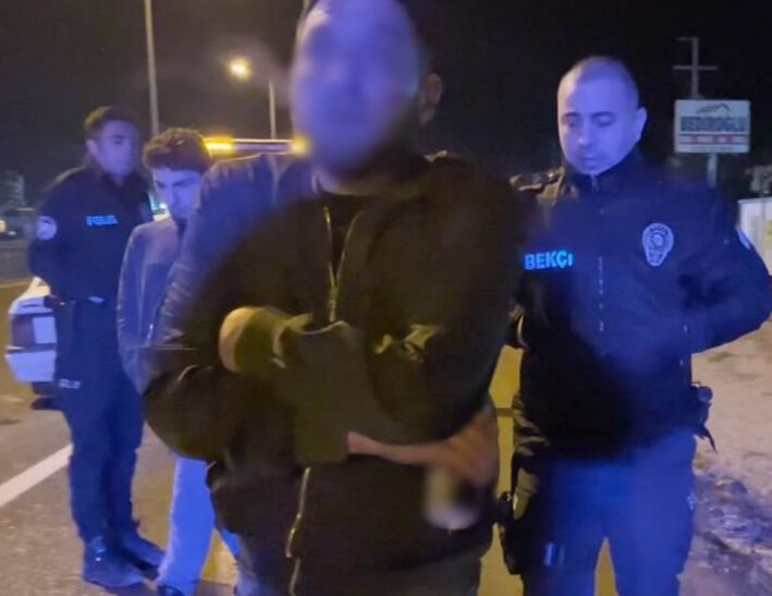 Alkollü araç kullanırken yakalandı, yaptıkları da söyledikleri de polisi çileden çıkarttı - 2. Resim