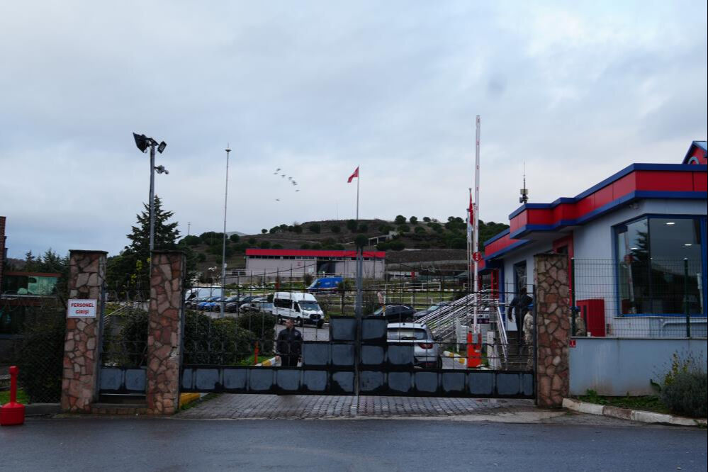 Balıkesir'deki patlamada ölenlerin cenazeleri ailelerine teslim edildi Balıkesir'deki patlamada ölenlerin cenazeleri ailelerine teslim edildi - 5. Resim