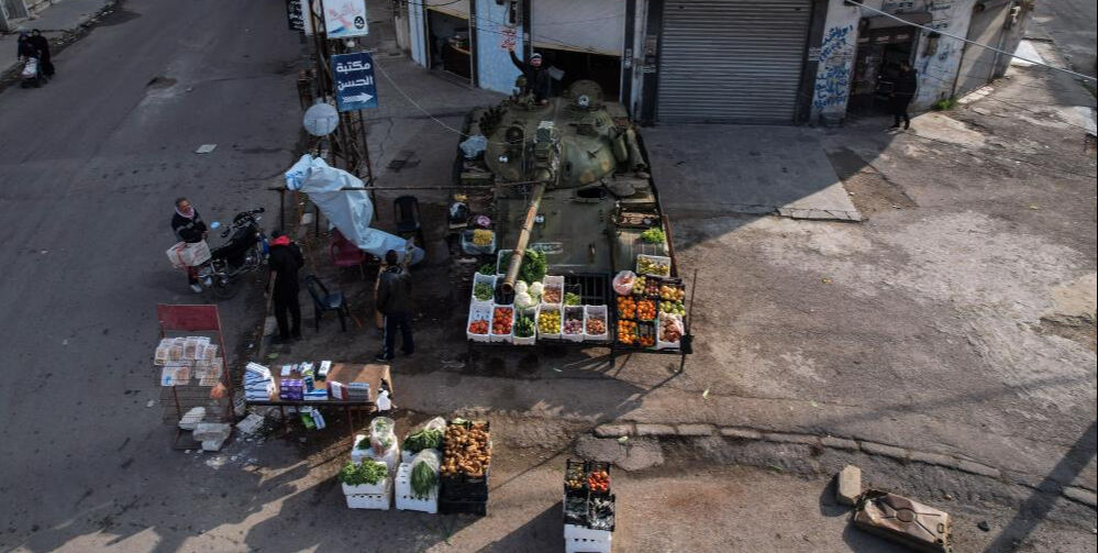 Esad askerleri sivil halka bomba atıyordu! Suriyeliler o tankı manav yaptı - 2. Resim