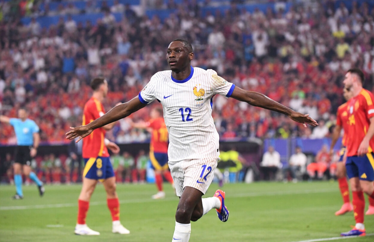 Galatasaray, Victor Osimhen'in yanına 95 milyon euro'luk golcü alıyor! Kolo Muani için düğmeye basıldı - 1. Resim