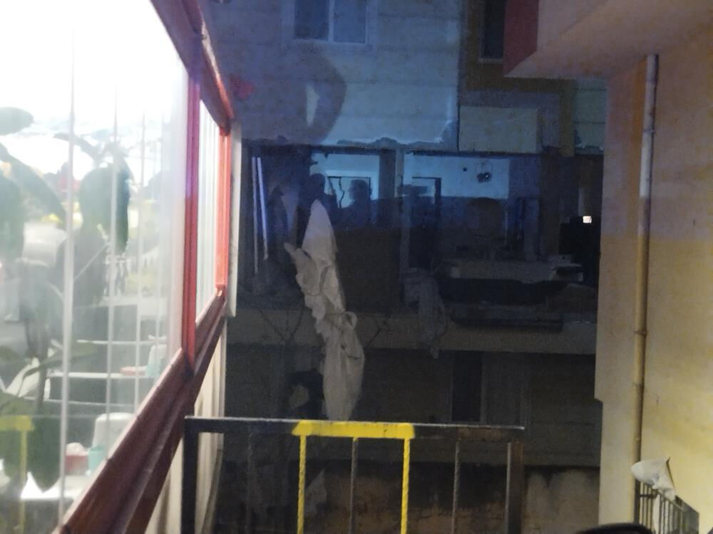 İstanbul'da korkutan patlama! Evin duvarı yıkıldı, insanlar tahliye edildi - 2. Resim