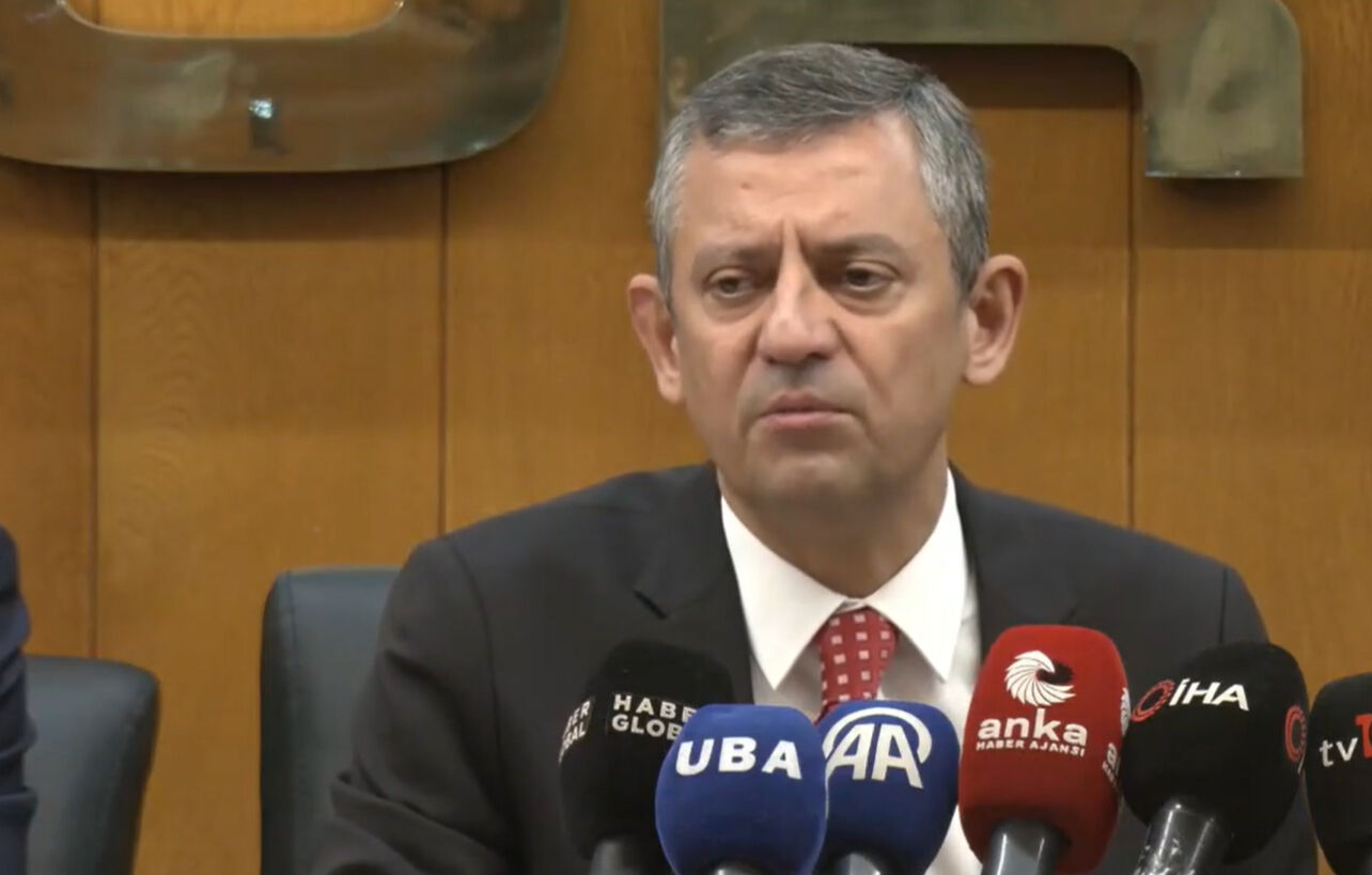 Özgür Özel ve TÜRK-İŞ Başkanı Atalay'dan asgari ücret açıklaması: Ülkeyi yönetenler taleplerimize kulak versin - 2. Resim