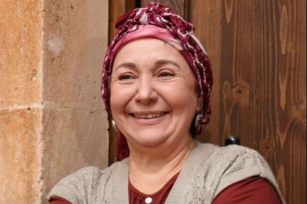 Şener Şen'in kardeşini görenler şaşırdı! Meğer o da çok ünlü bir oyuncuymuş... Şener Şen'in kardeşini görenler şaşırdı! Meğer o da çok ünlü bir oyuncuymuş... - 3. Resim