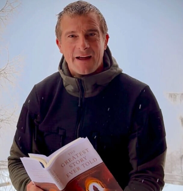 Ünlü kaşif Bear Grylls çarpıcı Noel mesajıyla gündem oldu: Milyarlarca insan Ortadoğulu bir mültecinin doğumunu kutluyor Ünlü kaşif Bear Grylls çarpıcı Noel mesajıyla gündem oldu: Milyarlarca insan Ortadoğulu bir mültecinin doğumunu kutluyor - 1. Resim