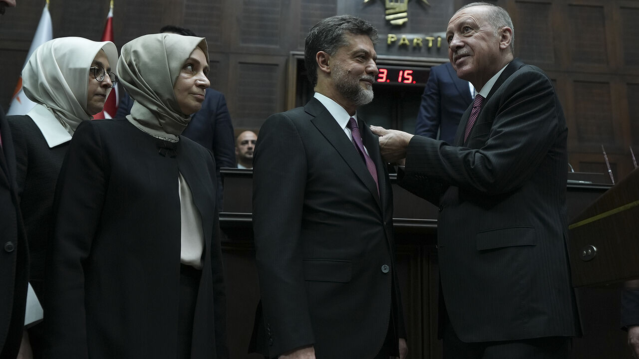 Ahmet Davutoğlu AK Parti'ye katılacak mı? Nedim Yamalı'dan dikkat çeken sözler Ahmet Davutoğlu AK Parti'ye katılacak mı? Nedim Yamalı'dan dikkat çeken sözler - 1. Resim