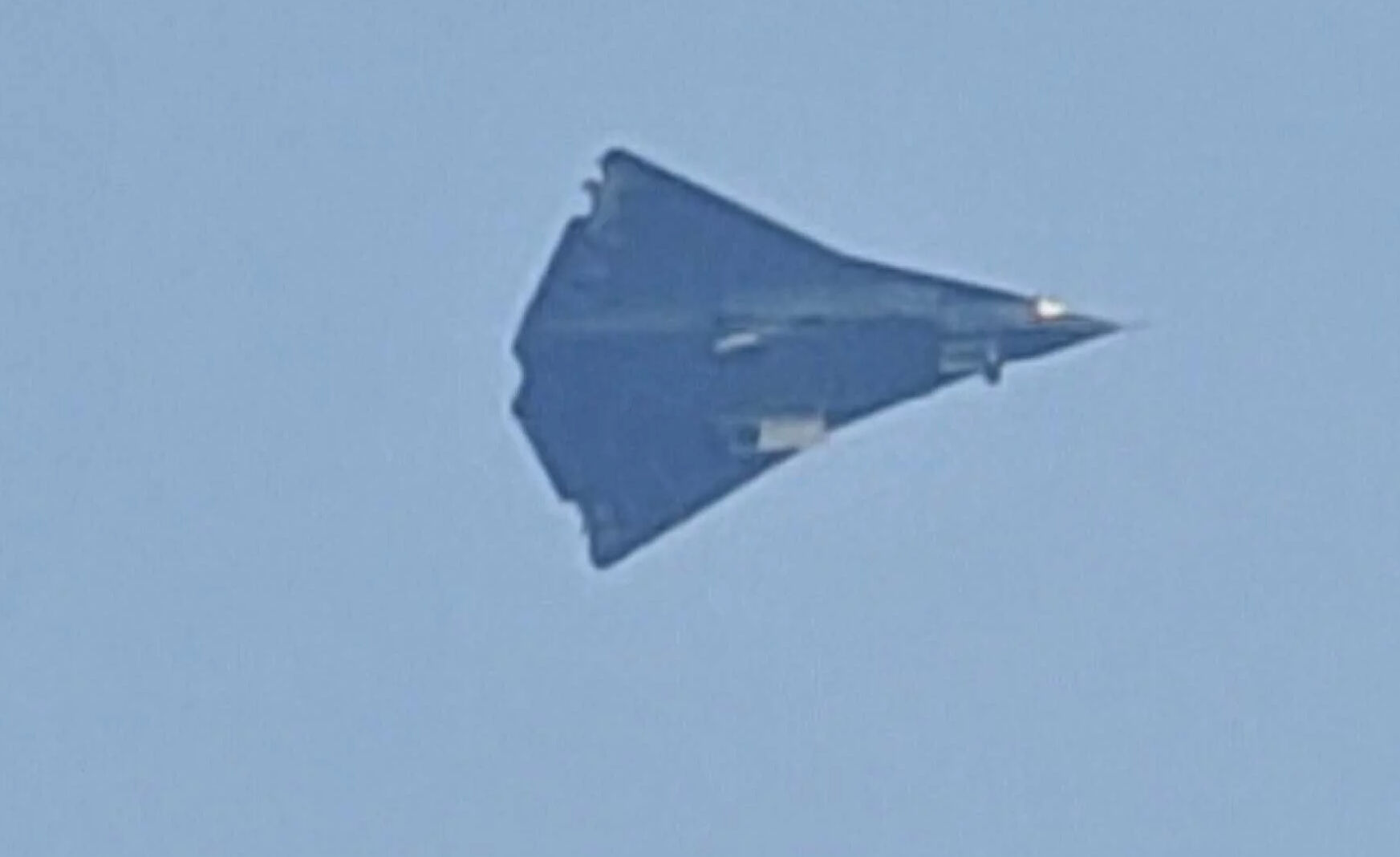 Askeri havacılıkla yeni bir dönem! Çin’in yeni 6. nesil savaş uçağı gökyüzünde! Askeri havacılıkla yeni bir dönem! Çin’in yeni 6. nesil savaş uçağı gökyüzünde! - 1. Resim