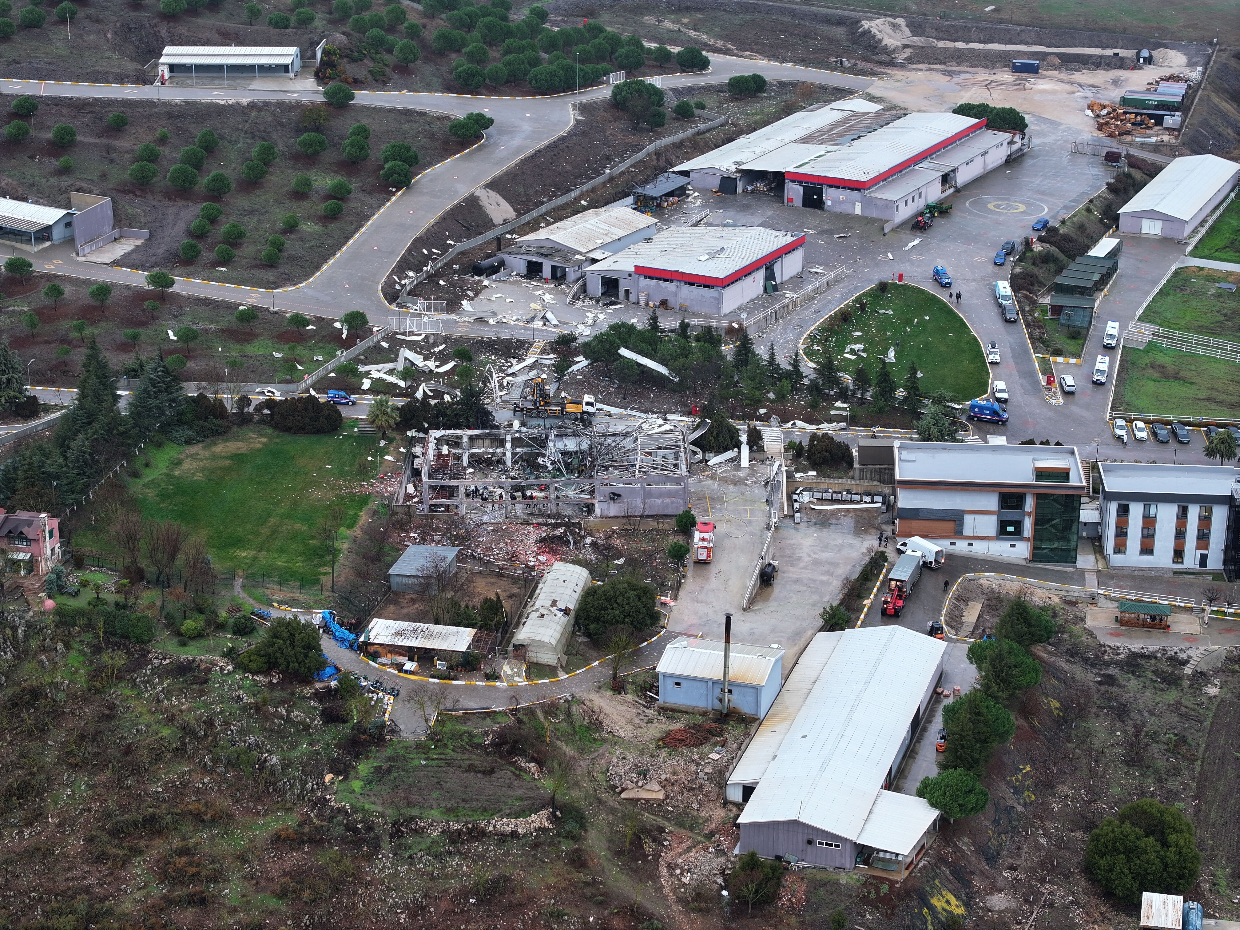 Balıkesir'de 11 kişinin öldüğü mühimmat fabrikasındaki patlama kamerada Balıkesir'de 11 kişinin öldüğü mühimmat fabrikasındaki patlama anı kamerada - 1. Resim