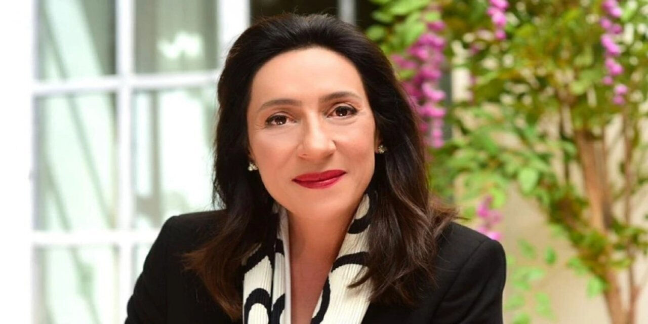 Binnur Kaya'nın yeni adresi belli oldu! Ünlü diziyle anlaştı Binnur Kaya'nın yeni adresi belli oldu! Ünlü diziyle anlaştı - 2. Resim