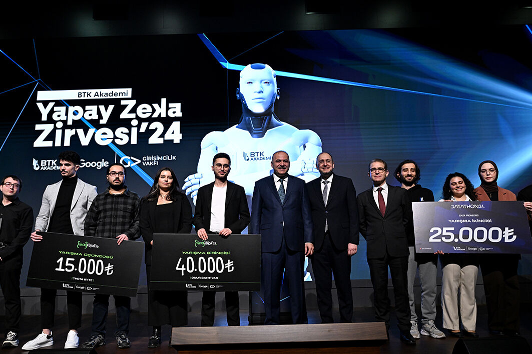 BTK Akademi Yapay Zeka Zirvesi gençlerin dikkatini çekti: 2030'da 1.8 trilyon dolarlık bir ekonomik büyüklüğe erişilecek BTK Akademi Yapay Zeka Zirvesi... 2030'da 1.8 trilyon dolarlık bir ekonomik büyüklüğe erişilecek - 3. Resim