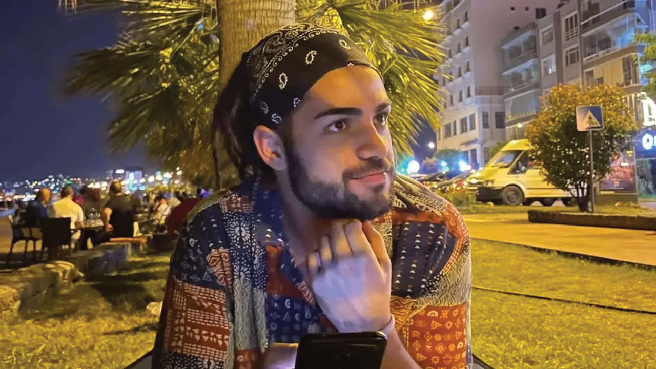 Cumhurbaşkanı Erdoğan'a küfür eden Kadir İpek tutuklandı! Daha önce de Putin'e küfür etmiş Cumhurbaşkanı Erdoğan'a küfür eden Kadir İpek tutuklandı! Daha önce de Putin'e küfür etmiş - 1. Resim