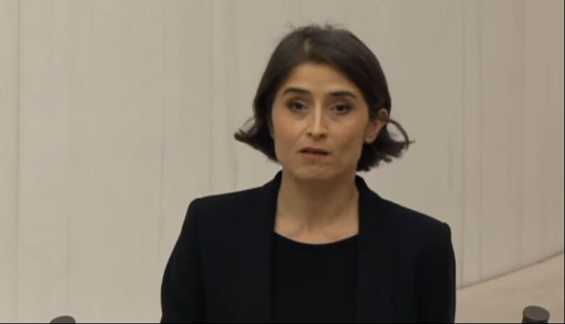 DEM Partili Ceylan Akça'dan skandal kaçak elektrik savunması: Topraklarımızda ürettiğiniz elektriği fahiş fiyatla satamazsınız DEM Partili Ceylan Akça'dan skandal kaçak elektrik savunması: Topraklarımızda ürettiğiniz elektriği fahiş fiyatla satamazsınız - 2. Resim