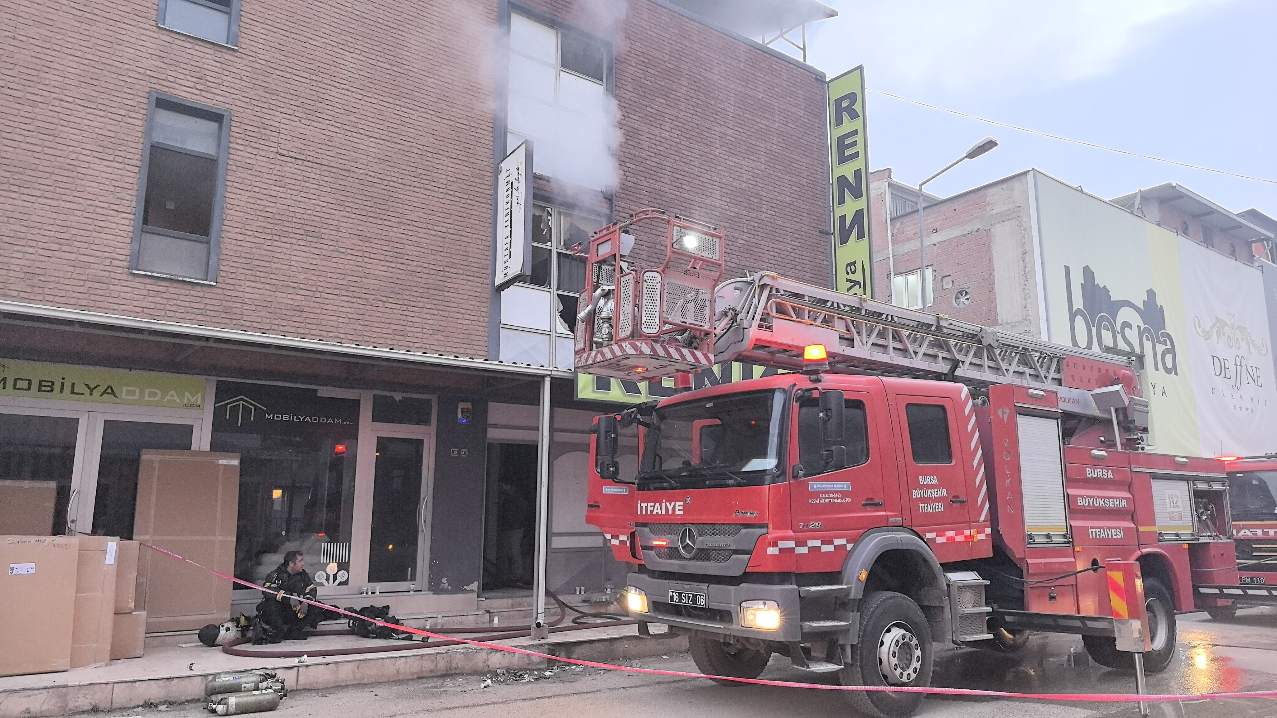 İnegöl'de yangın! Facia kıl payı önlendi - 1. Resim