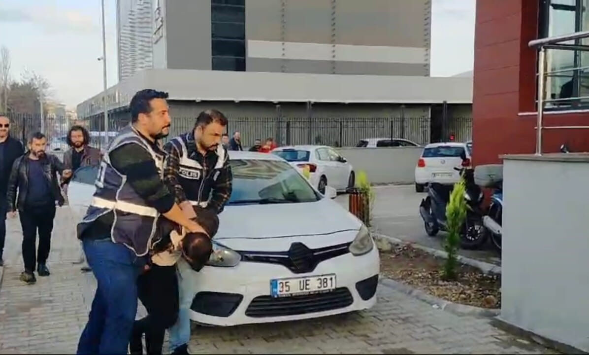 İzmir'de genç kadına taciz! Bisikletli sapık güvenlik kameralarına yakalandı - 2. Resim