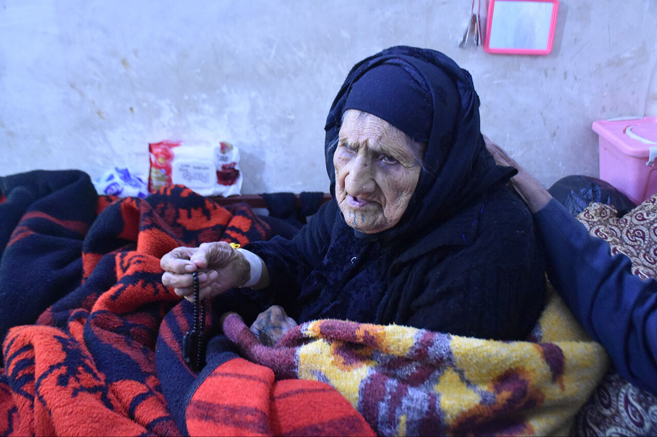Osmanlı döneminde çok güzel bir hayatımız vardı! Irak Türkmeni 122 yaşındaki Emşe Aslan geçmişi hasretle yad ediyor Osmanlı döneminde çok güzel bir hayatımız vardı! Irak Türkmeni 122 yaşındaki Emşe Aslan geçmişi hasretle yad ediyor - 1. Resim