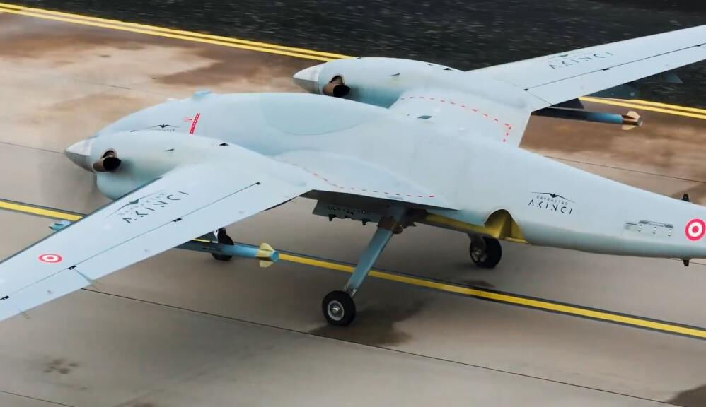 ROKETSAN'ın yerli ve milli Havadan Karaya Balistik Süpersonik Füze hedefi vurdu - 1. Resim