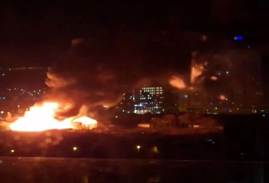 Şakir Paşa köşkünde yangın çıktı! Cadde ve sokaklar kapatıldı! Set durdu - 2. Resim